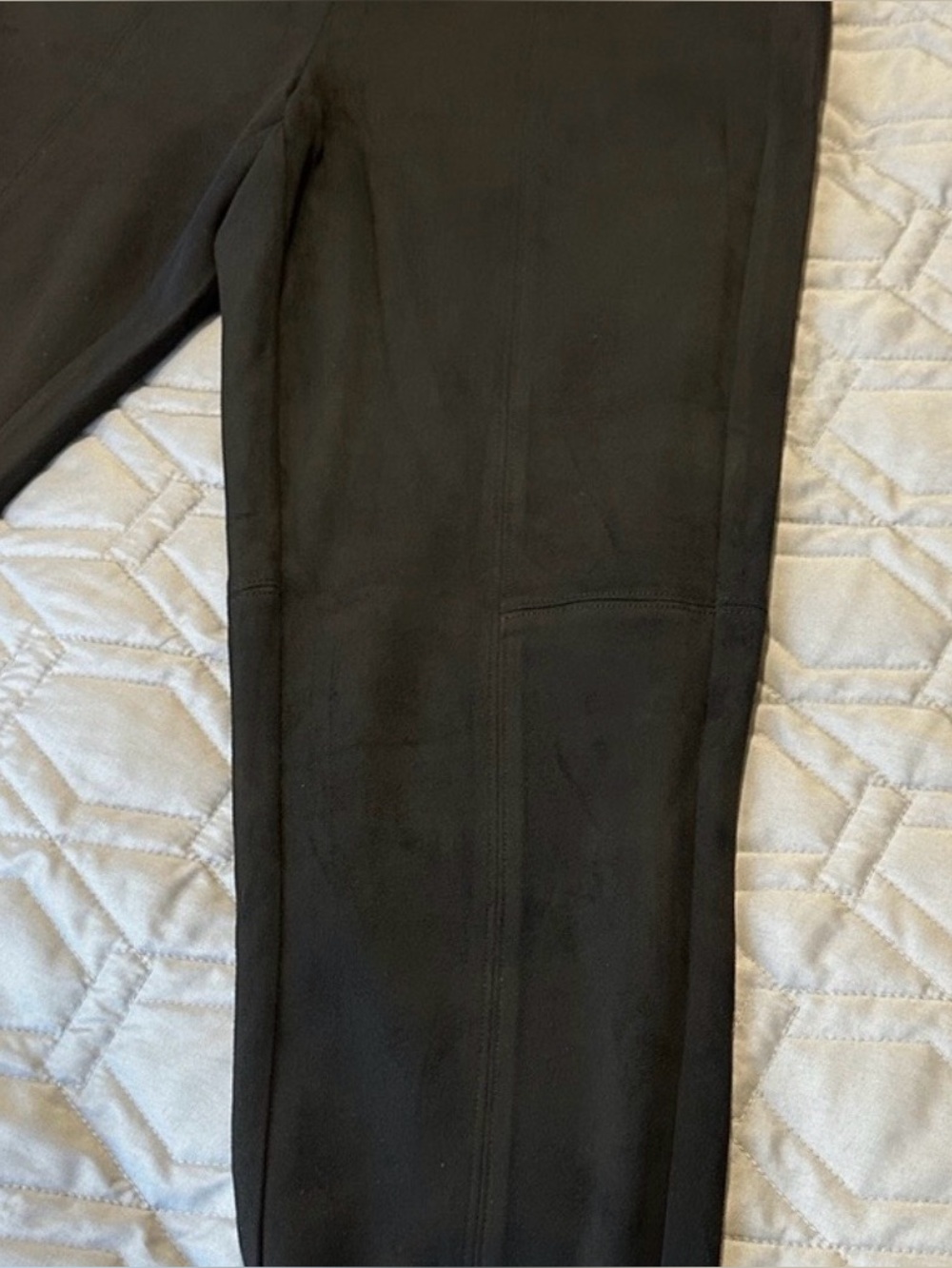 Sz M 🇨🇦⭐️NWOT Tribal Black Faux Suede Flatten It Pant. Never Worn